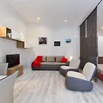 Semesterbostad Luxurioeses Haus Direkt Am Strand- Grosse Terrasse- Pool By Interhome Sutomiscica