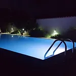 Semesterbostad Luxurioeses Haus Direkt Am Strand- Grosse Terrasse- Pool By Interhome *