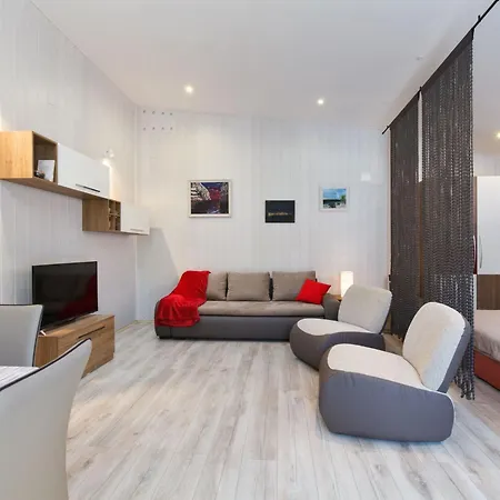 Casa de Férias Luxurioeses Haus Direkt Am Strand- Grosse Terrasse By Interhome Sutomiscica