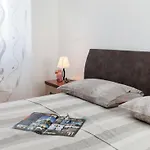 Дом отдыха Luxurioeses Haus Direkt Am Strand- Grosse Terrasse- Pool By Interhome Sutomiscica