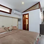 Luxurioeses Haus Direkt Am Strand- Grosse Terrasse- Pool By Interhome Дом отдыха *