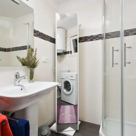 Prázdninový dům Luxurioeses Haus Direkt Am Strand- Grosse Terrasse By Interhome