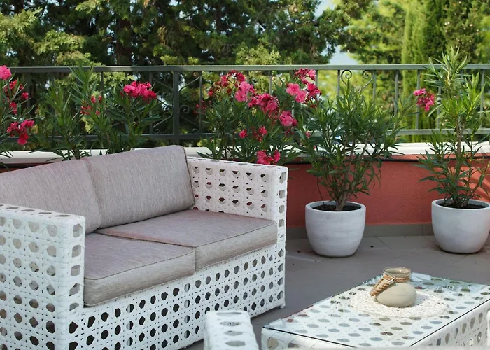 Luxurioeses Haus Direkt Am Strand- Grosse Terrasse- Pool By Interhome 펜션 Sutomiscica