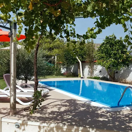 Luxurioeses Haus Direkt Am Strand- Grosse Terrasse- Pool By Interhome