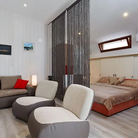 Luxurioeses Haus Direkt Am Strand- Grosse Terrasse By Interhome * Sutomiscica
