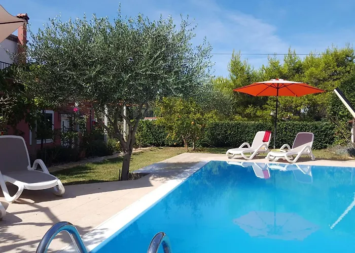 Luxurioeses Haus Direkt Am Strand- Grosse Terrasse- Pool By Interhome * Sutomiscica