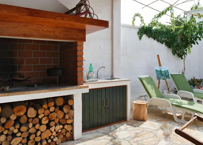بيت للعطل Luxurioeses Haus Direkt Am Strand- Grosse Terrasse- Pool By Interhome Sutomiscica